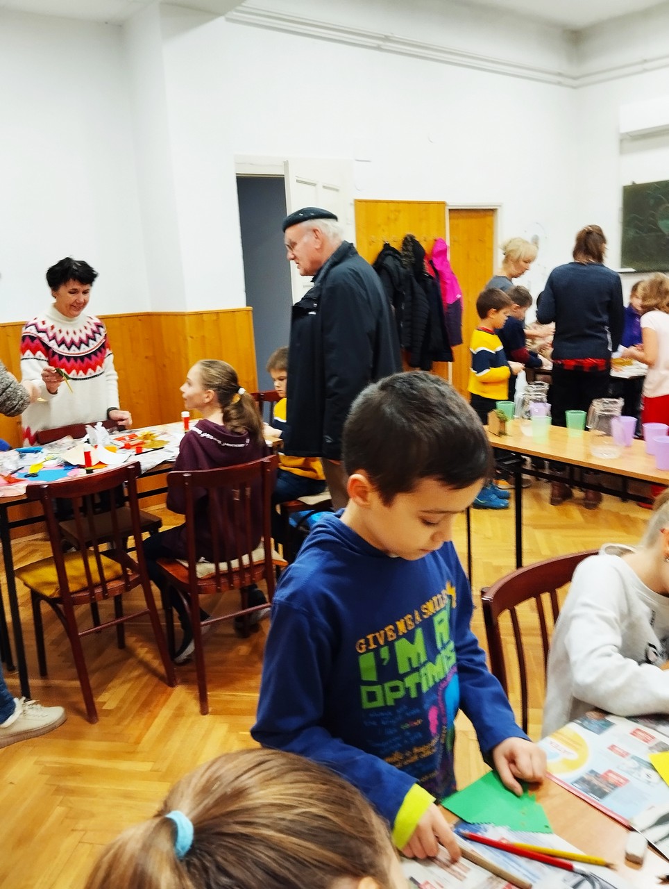 Kezmuves foglalkozas 20231209 03